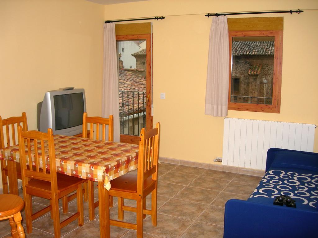 Apartamentos Turisticos Rosario Камарена-де-ла-Сьерра Экстерьер фото