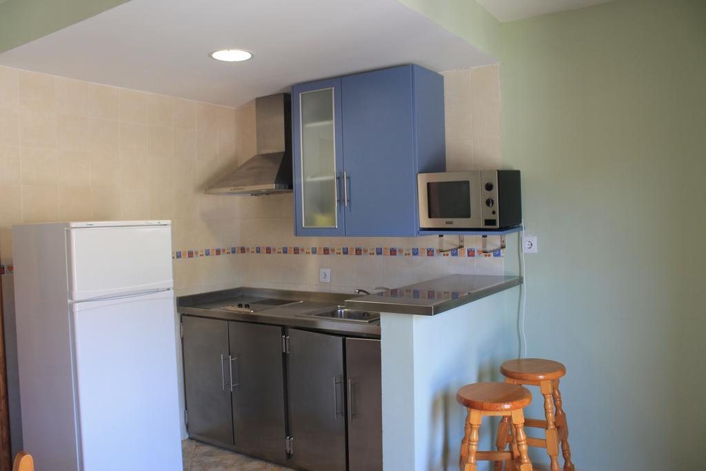 Apartamentos Turisticos Rosario Камарена-де-ла-Сьерра Номер фото