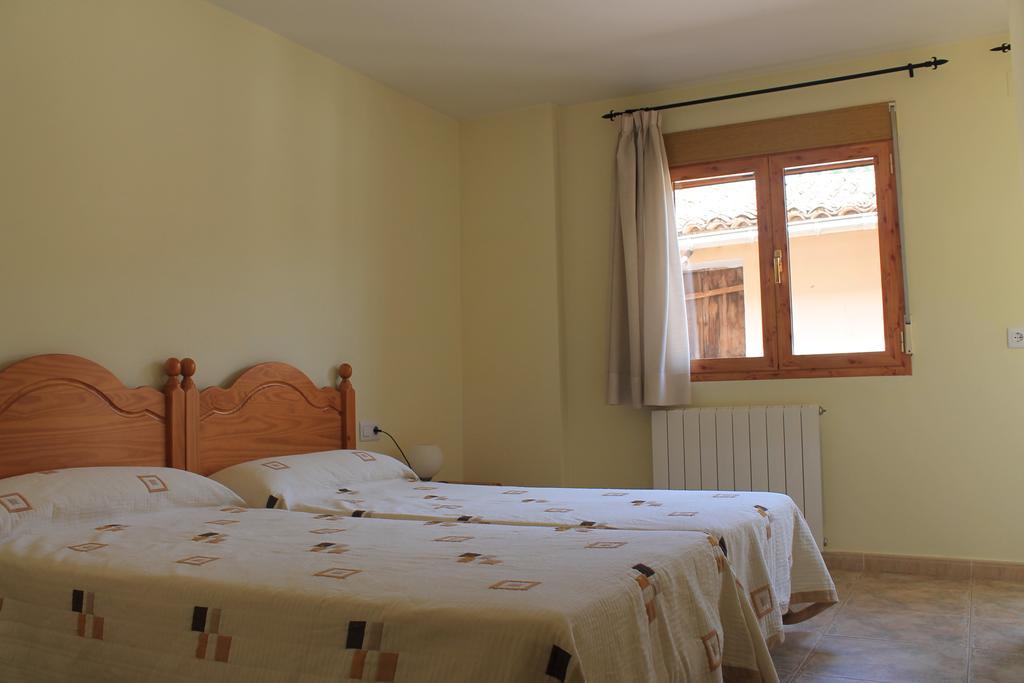 Apartamentos Turisticos Rosario Камарена-де-ла-Сьерра Номер фото